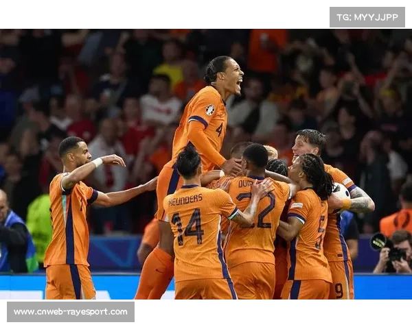 波兰1-1平荷兰，莱万助攻难掩锋线乏力